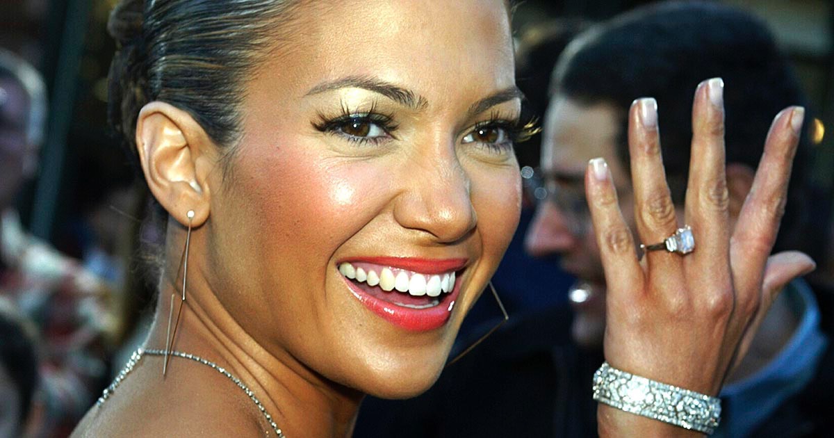 Jennifer Lopez dan Cincin Pertunangan Senilai 15 Miliar Dari Ben Affleck